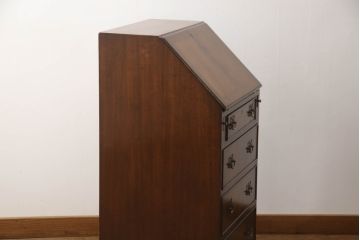 イギリスアンティーク　ウォールナット材　取り入れやすいサイズが嬉しいレザートップのスモールライティングビューロー(簿記机、在宅用、在宅ワーク、ワークデスク、サイドチェスト、英国)(R-065894)