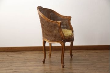 フランスアンティーク　高級品!!　ビーチ材　手の込んだ造りが魅力のラタンアームチェア(イージーチェア、ラウンジチェア、1人掛けソファ、椅子、イス)(R-065897)