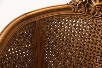 フランスアンティーク　高級品!!　ビーチ材　手の込んだ造りが魅力のラタンアームチェア(イージーチェア、ラウンジチェア、1人掛けソファ、椅子、イス)(R-065897)