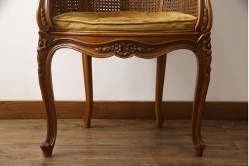 フランスアンティーク　高級品!!　ビーチ材　手の込んだ造りが魅力のラタンアームチェア(イージーチェア、ラウンジチェア、1人掛けソファ、椅子、イス)(R-065897)