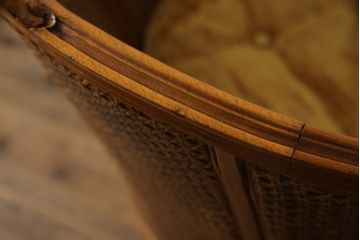 フランスアンティーク　高級品!!　ビーチ材　手の込んだ造りが魅力のラタンアームチェア(イージーチェア、ラウンジチェア、1人掛けソファ、椅子、イス)(R-065897)