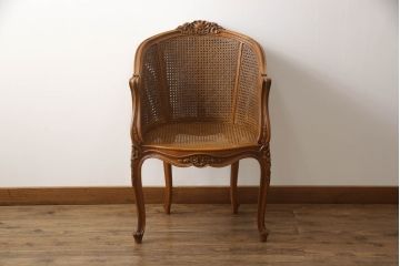 フランスアンティーク　高級品!!　ビーチ材　手の込んだ造りが魅力のラタンアームチェア(イージーチェア、ラウンジチェア、1人掛けソファ、椅子、イス)(R-065897)