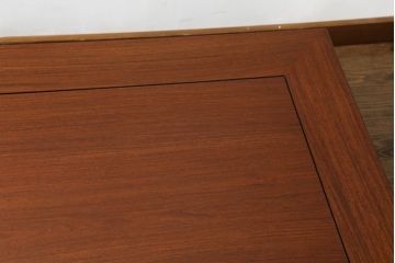 中古　超美品　カリモク(karimoku)　杉本作　唐木材　花梨(カリン)材　本漆塗り　カーブを描く脚とさり気ない彫刻デザインが粋な座卓(ローテーブル、センターテーブル)(R-065901)