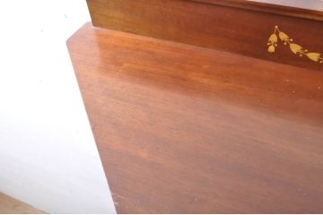 イギリスアンティーク　高級品!!　美しい象嵌入り!!凝ったデザインが魅力のマホガニー材製キャビネット(キュリオケース、ガラスケース、コレクションケース、飾り棚、陳列棚、英国)(R-065904)