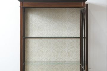 イギリスアンティーク　象嵌入り　洗練された上品な佇まいが魅力のマホガニー材製キャビネット(キュリオケース、ガラスケース、コレクションケース、飾り棚、陳列棚、英国)(R-065905)