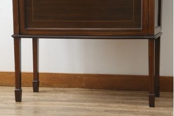 イギリスアンティーク　象嵌入り　洗練された上品な佇まいが魅力のマホガニー材製キャビネット(キュリオケース、ガラスケース、コレクションケース、飾り棚、陳列棚、英国)(R-065905)