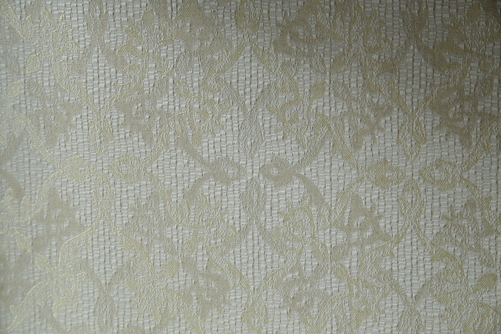 イギリスアンティーク　繊細なデザインの象嵌が美しいマホガニー材製キャビネット　(R-065906)