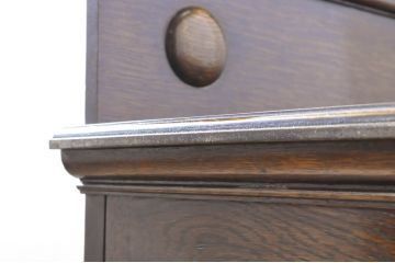 イギリスアンティーク　オーク材　引き出しの凝ったデザインが目を引くサイドボード(サイドキャビネット、収納棚、戸棚、引き出し、英国)(R-065907)