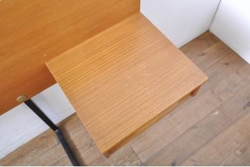 イギリスビンテージ　珍品　希少!!　オースティンスイート(austinsuite)　チーク材　スタイリッシュな印象のサイドテーブル&収納付きヘッドボード(ベッドフレーム、ワイドダブル、クイーン、ヴィンテージ、英国)(R-065913)