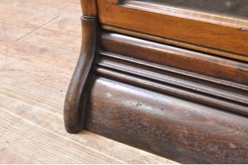 アンティーク家具　ウォールナット材　落ち着いた色合いがクラシカルなお部屋に馴染みやすいスタッキングブックケース(本箱、収納棚、戸棚、キャビネット、飾り棚、陳列棚)(R-065915)