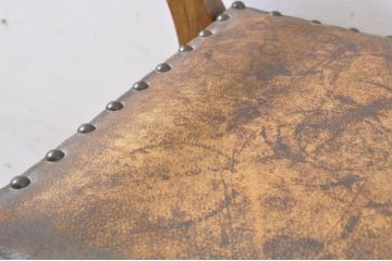 イギリスアンティーク　本革(レザー)　ちょっとした収納付きが便利!!優美な佇まいが美しいスツール(オットマン、椅子、イス、チェア、1人掛け、1P、英国)(R-065918)