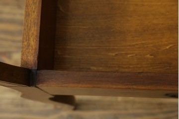 イギリスアンティーク　本革(レザー)　ちょっとした収納付きが便利!!優美な佇まいが美しいスツール　(R-065918)