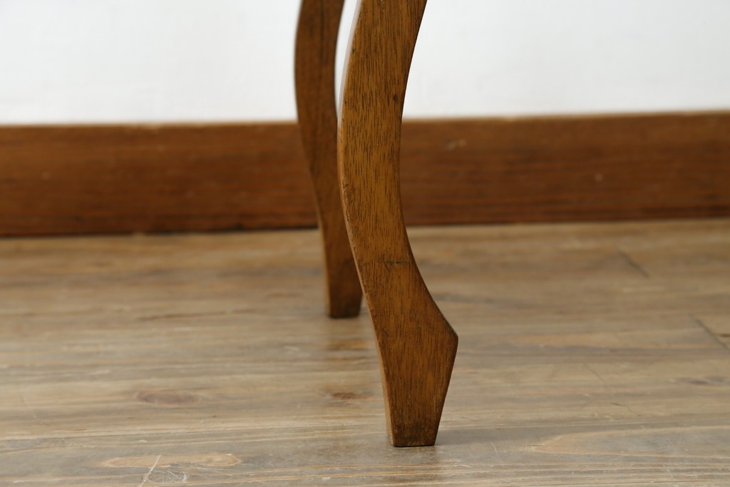 イギリスアンティーク　本革(レザー)　ちょっとした収納付きが便利!!優美な佇まいが美しいスツール　(R-065918)