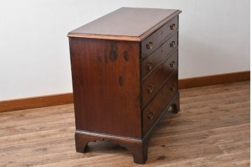 イギリスアンティーク　マホガニー材　小振りなサイズが取り入れやすいクラシカルなチェスト(引き出し、サイドチェスト、洋服タンス、英国)(R-065928)