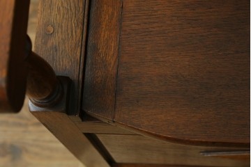 イギリスアンティーク　オーク材　ラウンド型のデザインが上品なモンクスベンチ　(R-065930)