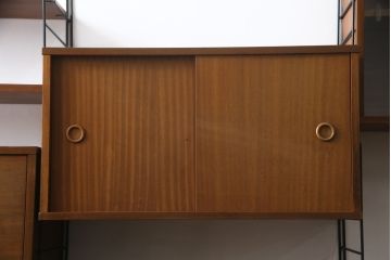 イギリスビンテージ　Staples & Co.Ltd(ステイプルズ)　robert heal(ロバート・ヒールズ)デザイン　温もり感じるチーク材と無骨な鉄製フレームの組み合わせがかっこいいウォールユニットキャビネット(オープンシェルフ、収納棚、戸棚、オープンラック、ヴィンテージ、英国)(R-065931)