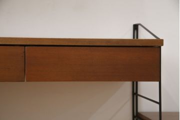 イギリスビンテージ　Staples & Co.Ltd(ステイプルズ)　robert heal(ロバート・ヒールズ)デザイン　温もり感じるチーク材と無骨な鉄製フレームの組み合わせがかっこいいウォールユニットキャビネット(オープンシェルフ、収納棚、戸棚、オープンラック、ヴィンテージ、英国)(R-065931)