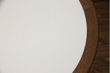 ビンテージ家具　チーク材とメラミン天板の色合わせがお洒落なスチール脚コーヒーテーブル(カフェテーブル、サイドテーブル、ラウンドテーブル、ヴィンテージ)(R-065933)