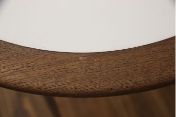 ビンテージ家具　チーク材とメラミン天板の色合わせがお洒落なスチール脚コーヒーテーブル(カフェテーブル、サイドテーブル、ラウンドテーブル、ヴィンテージ)(R-065933)