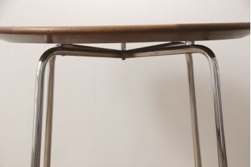 ビンテージ家具　チーク材とメラミン天板の色合わせがお洒落なスチール脚コーヒーテーブル(カフェテーブル、サイドテーブル、ラウンドテーブル、ヴィンテージ)(R-065933)