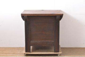 アンティーク家具　李朝家具　総欅(ケヤキ)材　分厚い天板と框組みの重厚な佇まいが魅力的な米びつ