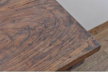 アンティーク家具　李朝家具　総欅(ケヤキ)材　分厚い天板と框組みの重厚な佇まいが魅力的な米びつ