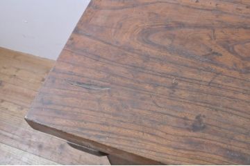 アンティーク家具　李朝家具　総欅(ケヤキ)材　分厚い天板と框組みの重厚な佇まいが魅力的な米びつ