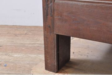 アンティーク家具　李朝家具　総欅(ケヤキ)材　分厚い天板と框組みの重厚な佇まいが魅力的な米びつ