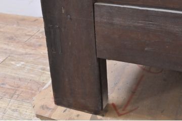 アンティーク家具　李朝家具　総欅(ケヤキ)材　分厚い天板と框組みの重厚な佇まいが魅力的な米びつ