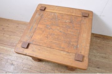 中古　民芸家具　チーク材　素朴なデザインが味わい深いセンターテーブル(ローテーブル、リビングテーブル)(R-065946)