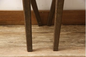 中古　美品　横浜クラシック家具　ノックオンウッド(knockonwood)　Hand Made　コロニアルシリーズ　背板のデザインが目を惹くチェア2脚セット(ダイニングチェア、板座チェア)(定価2脚で約10万円)(R-065949)