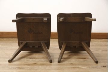 中古　美品　横浜クラシック家具　ノックオンウッド(knockonwood)　Hand Made　コロニアルシリーズ　背板のデザインが目を惹くチェア2脚セット(ダイニングチェア、板座チェア)(定価2脚で約10万円)(R-065949)
