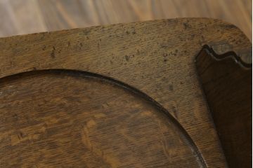 中古　美品　横浜クラシック家具　ノックオンウッド(knockonwood)　Hand Made　コロニアルシリーズ　背板のデザインが目を惹くチェア2脚セット(ダイニングチェア、板座チェア)(定価2脚で約10万円)(R-065950)