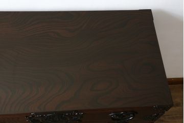 中古　岩谷堂箪笥　桜木家具店作　黒々とした金具が重厚な雰囲気を高めるチェスト(引き出し、衣装箪笥、整理箪笥、和タンス)(R-065951)