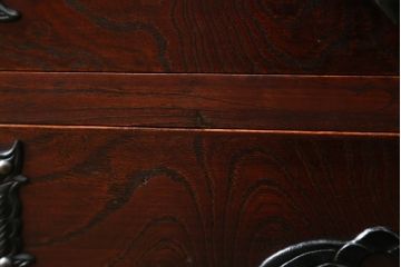 中古　岩谷堂箪笥　桜木家具店作　黒々とした金具が重厚な雰囲気を高めるチェスト(引き出し、衣装箪笥、整理箪笥、和タンス)(R-065951)