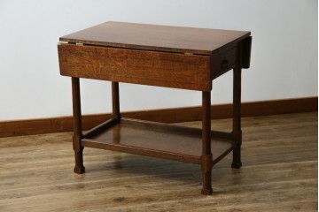 イギリスアンティーク　オーク材　両面引き出し付きのバタフライサイドテーブル　(R-065953)