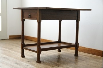 イギリスアンティーク　オーク材　両面引き出し付きのバタフライサイドテーブル　(R-065953)