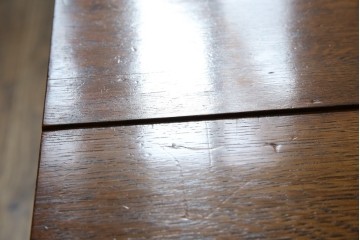 イギリスアンティーク　オーク材　両面引き出し付きのバタフライサイドテーブル　(R-065953)