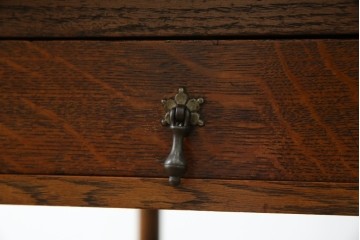 イギリスアンティーク　オーク材　両面引き出し付きのバタフライサイドテーブル　(R-065953)