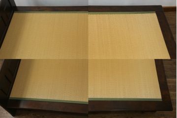 中古　北海道民芸家具　希少な絶版品!　シックなフレームと畳のコンビが和モダンな雰囲気を高める畳ベッド(セミダブル、たたみ)(R-065955)