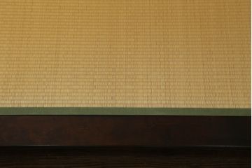 中古　北海道民芸家具　希少な絶版品!　シックなフレームと畳のコンビが和モダンな雰囲気を高める畳ベッド(セミダブル、たたみ)(R-065955)
