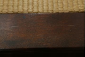 中古　北海道民芸家具　希少な絶版品!　シックなフレームと畳のコンビが和モダンな雰囲気を高める畳ベッド(セミダブル、たたみ)(R-065955)