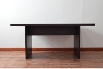 中古　arflex(アルフレックス)　BONTE(ボンテ)　Cini Boeri(チニ・ボエリ)デザイン　シンプルながらスタイリッシュな佇まいが魅力の4人掛けダイニングテーブル(6人掛け、作業台、食卓)(定価約25万円)(R-065956)