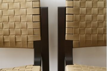 中古　美品　arflex(アルフレックス)　NT SLIM(エヌティー スリム)　スタイリッシュなデザインが魅力のアームレスチェア2脚セット (スタッキングチェア、ダイニングチェア、椅子、イス)(1脚定価約85000円)(R-065957)