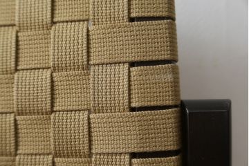 中古　美品　arflex(アルフレックス)　NT SLIM(エヌティー スリム)　スタイリッシュなデザインが魅力のアームレスチェア2脚セット (スタッキングチェア、ダイニングチェア、椅子、イス)(1脚定価約85000円)(R-065957)