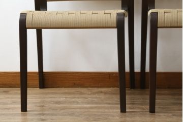 中古　美品　arflex(アルフレックス)　NT SLIM(エヌティー スリム)　スタイリッシュなデザインが魅力のアームレスチェア2脚セット (スタッキングチェア、ダイニングチェア、椅子、イス)(1脚定価約85000円)(R-065957)