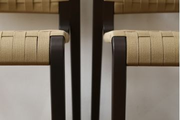 中古　美品　arflex(アルフレックス)　NT SLIM(エヌティー スリム)　スタイリッシュなデザインが魅力のアームレスチェア2脚セット (スタッキングチェア、ダイニングチェア、椅子、イス)(1脚定価約85000円)(R-065957)