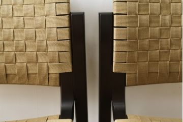 中古　美品　arflex(アルフレックス)　NT SLIM(エヌティー スリム)　スタイリッシュなデザインが魅力のアームレスチェア2脚セット (スタッキングチェア、ダイニングチェア、椅子、イス)(1脚定価約85000円)(R-065958)