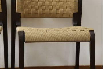 中古　美品　arflex(アルフレックス)　NT SLIM(エヌティー スリム)　スタイリッシュなデザインが魅力のアームレスチェア2脚セット (スタッキングチェア、ダイニングチェア、椅子、イス)(1脚定価約85000円)(R-065958)