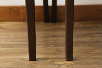 中古　美品　arflex(アルフレックス)　NT SLIM(エヌティー スリム)　スタイリッシュなデザインが魅力のアームレスチェア2脚セット (スタッキングチェア、ダイニングチェア、椅子、イス)(1脚定価約85000円)(R-065958)